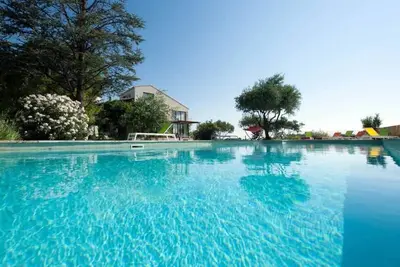 Image de Avignon à 10min - Villa d'Ambre, Domaine de la Mordorée, Tavel, 12 personnes