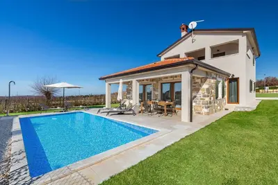 Image de Villa Ă Motovun avec piscine et vue