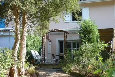 Image de Belle villa patio avec jardin arboré à 700 m de l'océan