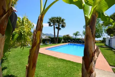 Large villa, pool, wifi free, Air C, pool, barbecue, tennis table, up to 16, near Beac