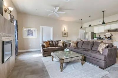 Image de Tout nouveau 5bd Spacious Condo in Nola