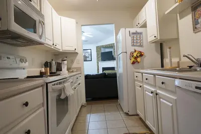 Image de Maison de ville fermée, calme 2 bd, belle communauté avec sentier pédestre et parcs