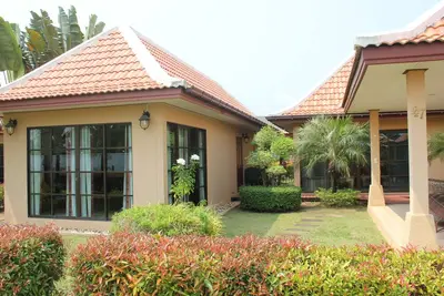 Image de Villa agréable et confortable!