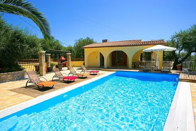 Image de Villas de prestige | Nissaki | 5 min à pied de tavernes et supermarché