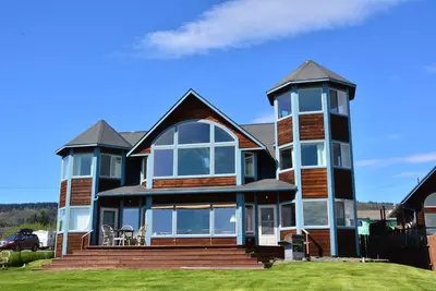 Image de Seaside Lodge sur Bishop's Beach avec des vues spectaculaires sur la baie de Kachemak!