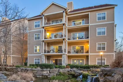Wyndham Branson dans les prés