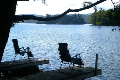 Image de Maison au bord du lac avec quai privé