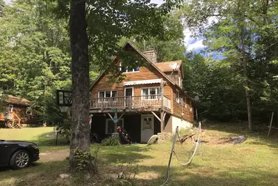 Image de 4 ch, 2 salles de bain, cabine confortable avec accès au lac Long à Harrison, Maine