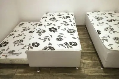 Image de Excellent appartement de chambre séparée et salon.