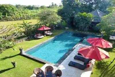 Image de Umah di Sawah Villa 5 chambres de luxe + voiture + chauffeur, Canggu