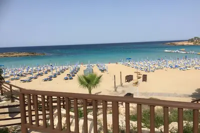 Un bel appartement à Methycal Sands Resort, à Kapparis, à 5 minutes de la plage