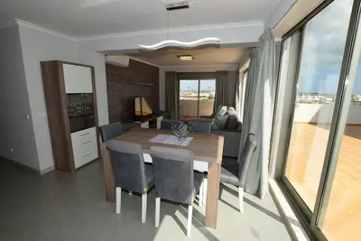 Image de Fantastique appartement de luxe avec 2 chambres, terrasse et vue sur l'océan