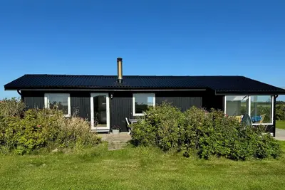 Image de Maison d'été confortable avec une vue imprenable et jardin d'hiver avec WiFi