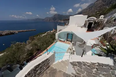 Villa de luxe avec vue imprenable sur la côte amalfitaine et piscine privée