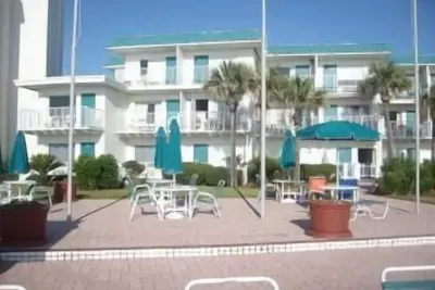 Image de Suite face à l'océan sur la plage! !