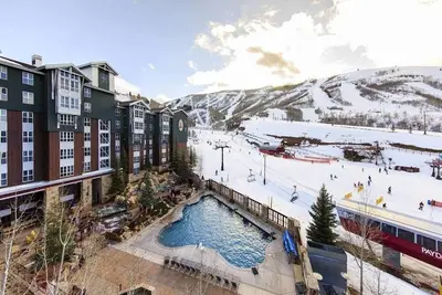Image de Marriott Mountainside Resort - 5 étoiles - Ski In / Ski Out! Immense unité de 2 chambres!