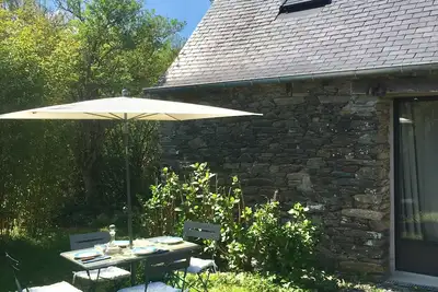 Image de A 80 metres de la plage, bucolique petite maison avec jolie jardin privé