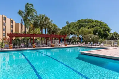 Image de Luxe 2\/2 Appartement Mins des plages, Wifi, Piscine, Tennis