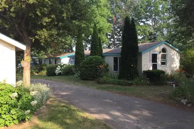 Image de Cottage spacieux avec vue sur le lac Huron # 2