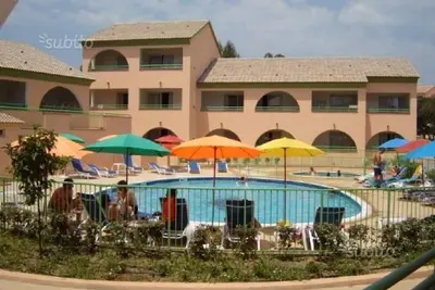 Image de Appartement de deux pièces dans une résidence de charme avec piscine et wi-fi à quelques pas de la mer