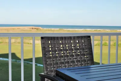 Image de Front de mer à Pointe West. Marchez jusqu'à la plage et toutes les commodités de club à Pw!
