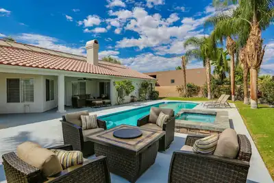 Image de Palm Desert Oasis pour toute la famille à apprécier