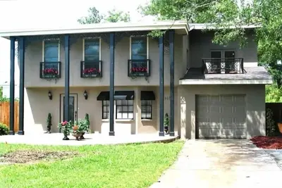 Image de Fleur De Lis - Piscine de style Nouvelle-Orléans