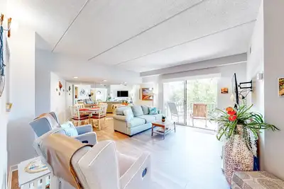 Image de Villa 1 chambre magnifiquement rénovée située à quelques pas de la plage