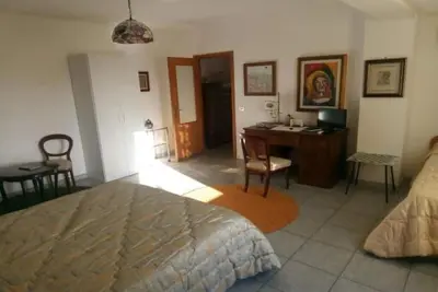 B & B, \"Studio Al Vecchio\" Vibo Valentia, Via Xxv Aprile 32, Vibo Valentia.