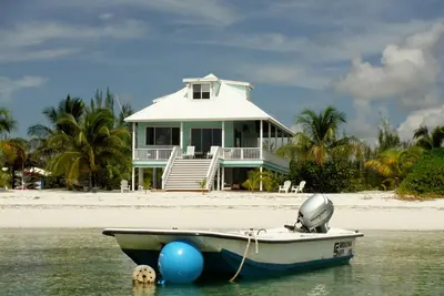 Image de Oceanfront de luxe avec bain à remous - Bateau, kayaks, paddleboards inclus -Paradise!