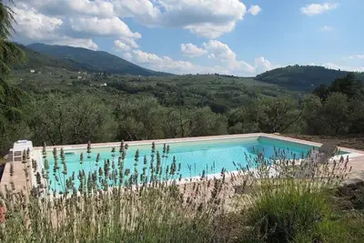 Image de Villa avec piscine sur les collines florentines 25 km de Florence