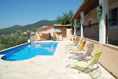 Image de Appartement indépendant dans maison avec piscine