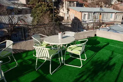Image de Maison avec terrasse et cave à vin