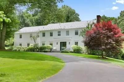 Image de Piscine majestueuse, spa, véranda, 6 chambres, 2 hectares privés, cœur de Westport.