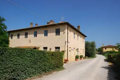 Image de Appartement dans une maison de vacances avec climatisation, Wifi, piscine, près de San Gimignano