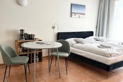 Image de Jeu de vagues, appartement d'une pièce moderne, endroit calme, parfait pour. 2 pers. - Atelier sur la rivière
