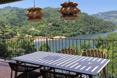 Image de Ferme dans le Douro-15000m2 en exclusivité Totale! (À 45 min de Porto)