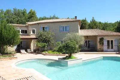 Image de Appartement avec grande terrasse et accès piscine