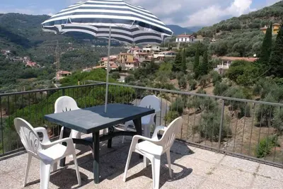 Image de Spacieuse maison ligurienne de 3 étages, 5 chambres, 3 terrasses
