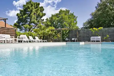 Image de T2 Albitru dans une villa corse, au calme, avec piscine et grand jardin