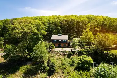 Image de Vues panoramiques sur la vallée de l'Hudson dans un domaine romantique et privé à flanc de montagne