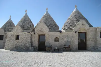 Image de Belle Trullo de Campagne Avec Piscine privée, WiFi et salle à manger couverte