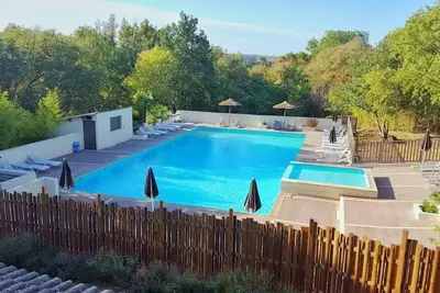 Image de Gite 4a Sud Ardèche avec piscine et animations l'été