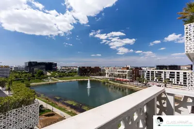 Image de Vue bassin Port Marianne: parking+Terrasse ☀☀☀☀☀