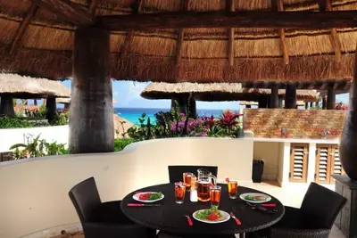 Image de El Taj Oceanfront - Penthouse - 2 de l'avant-3/2-Beach Club Promo # 325