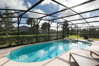 Image de Maison de luxe avec piscine de 6 chambres + salle de jeux + salle de jeux pour bébés, rivière paresseuse et toboggan