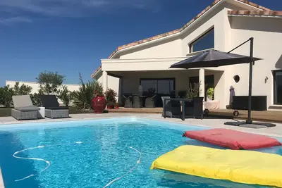 Maison Moderne Et Lumineuse, 130m2, Piscine Privee, Au Calme