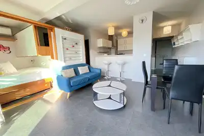Image de Studio Moana, au coeur de Papeete. . . Wifi \/ Netflix \/ Parking privé - 3 per
