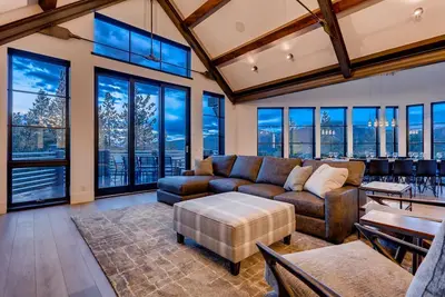 Image de Iron Eagle Landing: Visite virtuelle, Animaux de compagnie acceptés, Nouvelle construction, Bain à remous