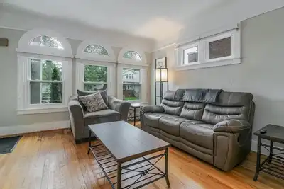 Image de ★★ Escapade à Grosse Pointe ★ ★ Downtown Detroit Close ★ 6